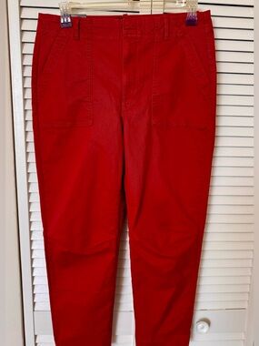 Banana Republic Authentic Chino Girlfriend Fit

NWT Size 12